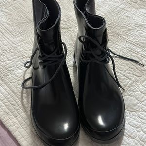 Woman electric karma blac rain boots size 8
